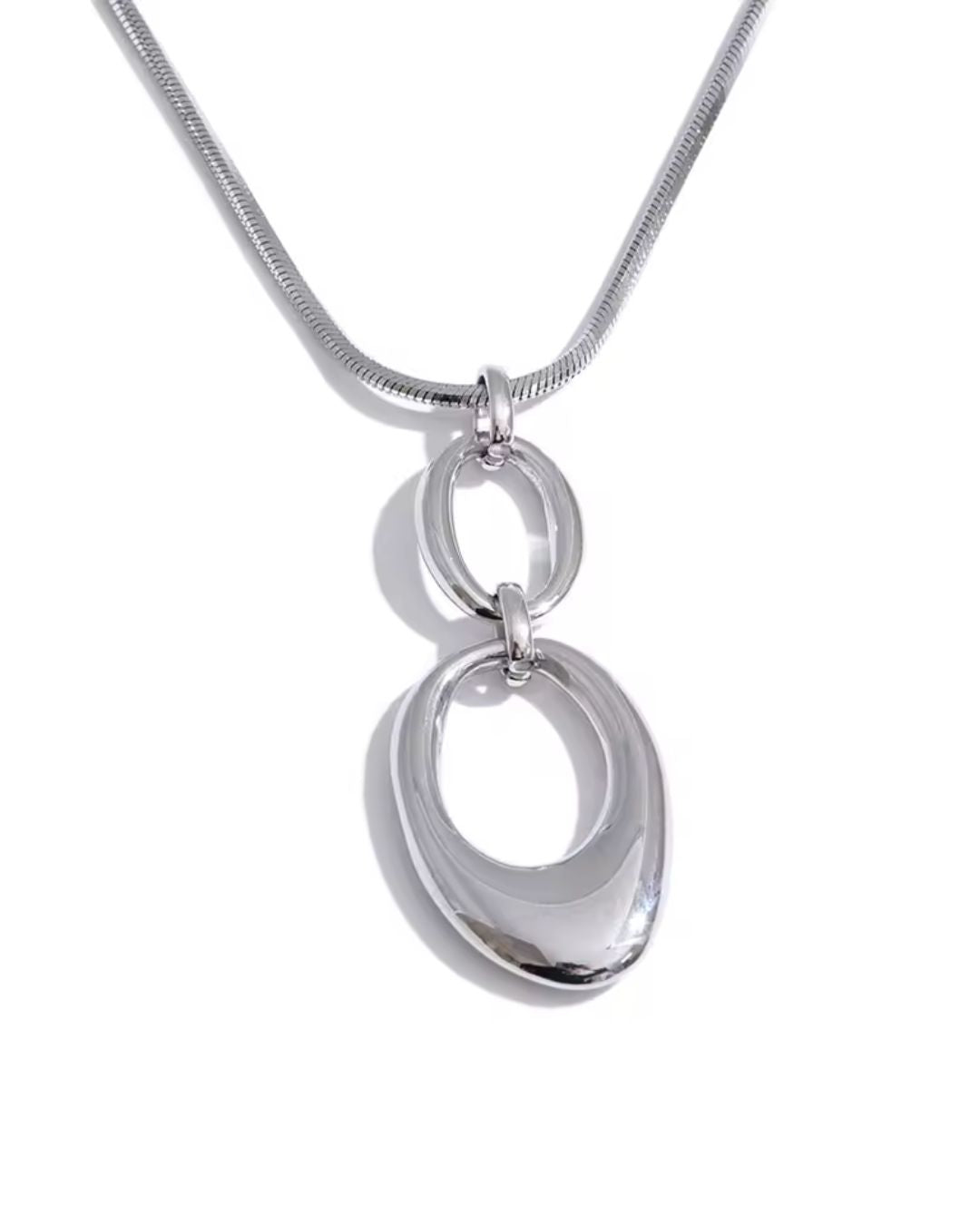 Colar Feminino Dourado com Pingente Elo Elegante