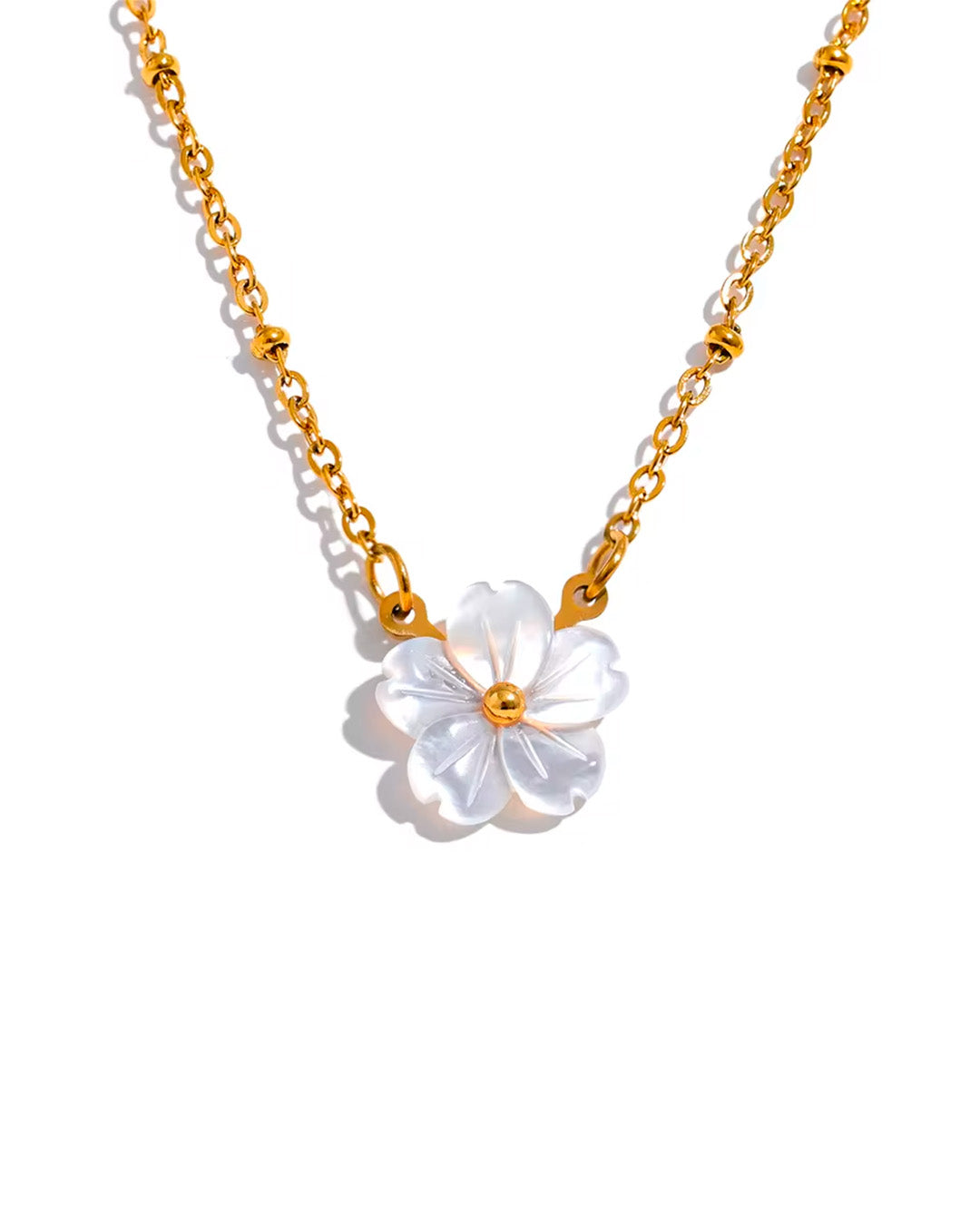 Colar Feminino Flor com Pérola Dourado Elegante