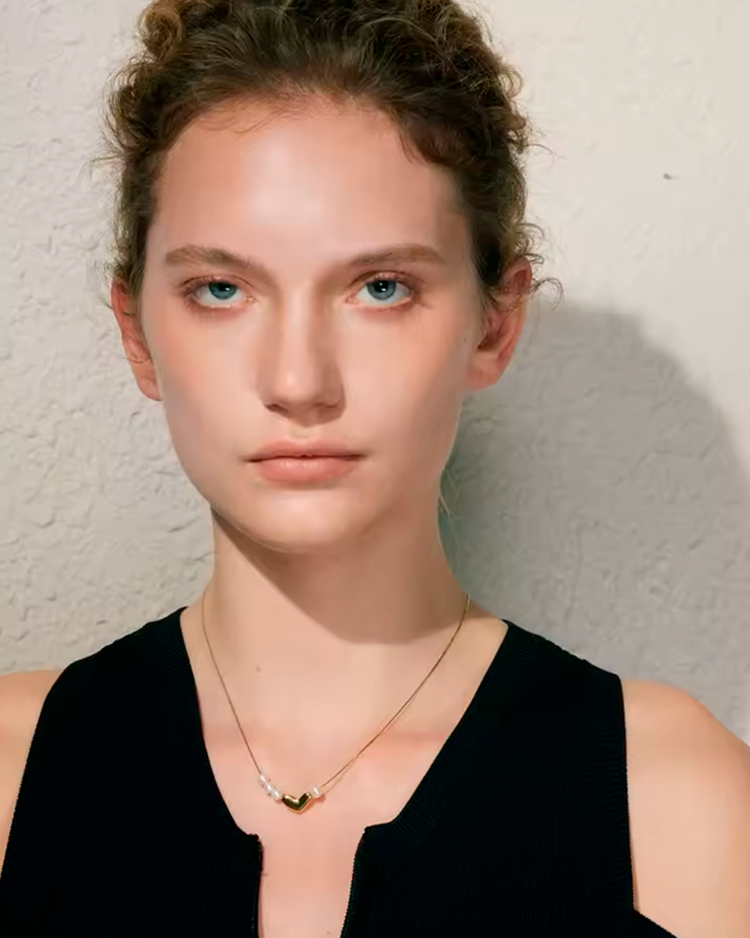 Colar Feminino Coração com Pérolas Dourado Elegante