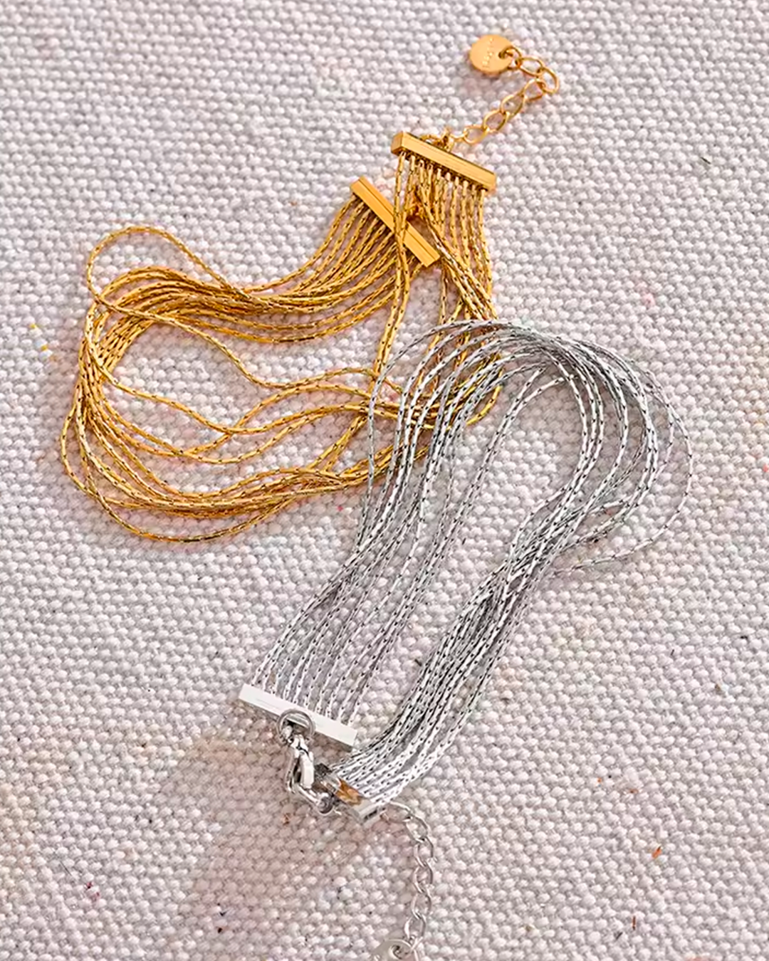 Pulseira Feminina Dourada Multicamadas Elegante