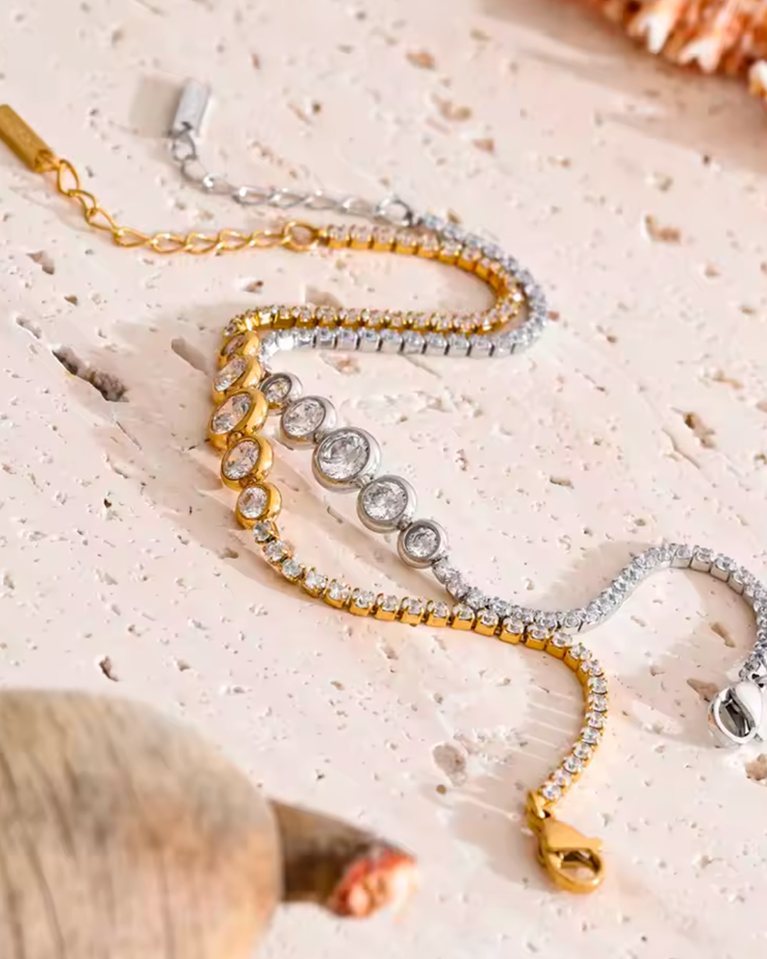 Pulseira Feminina Riviera com Zircônia Dourada Elegante
