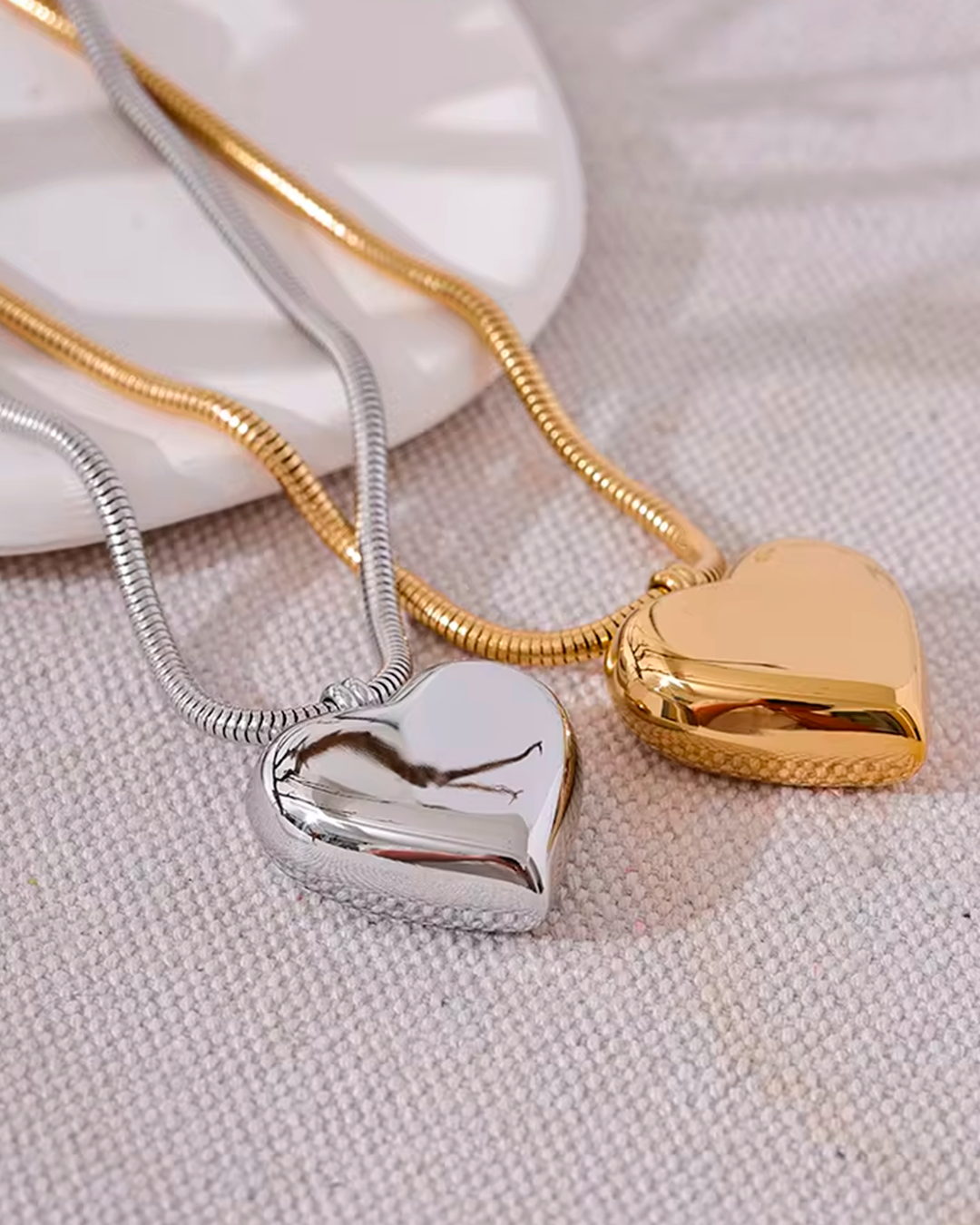 Colar Feminino Coração Dourado Elegante