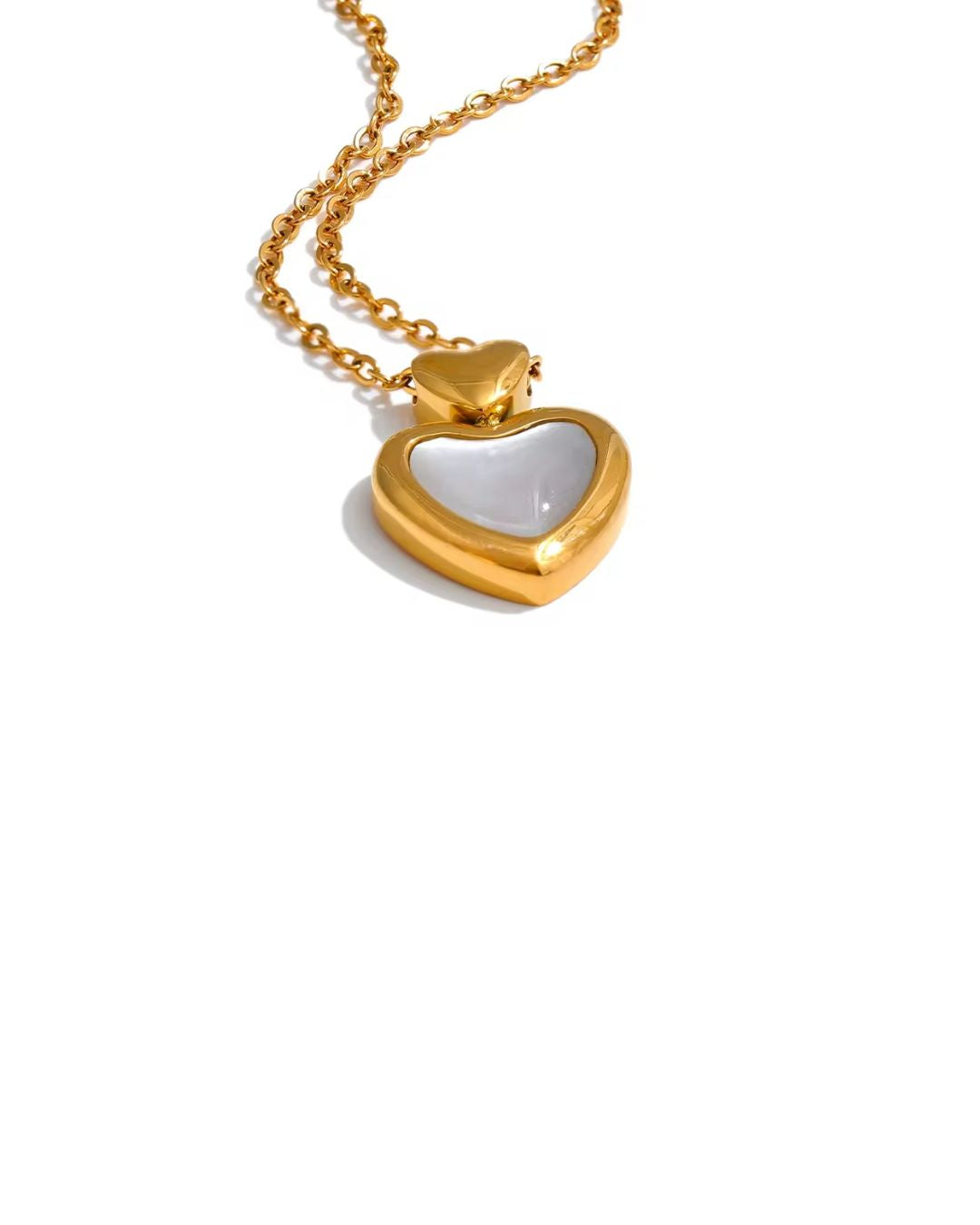 Colar Feminino Coração com Pingente Dourado Elegante