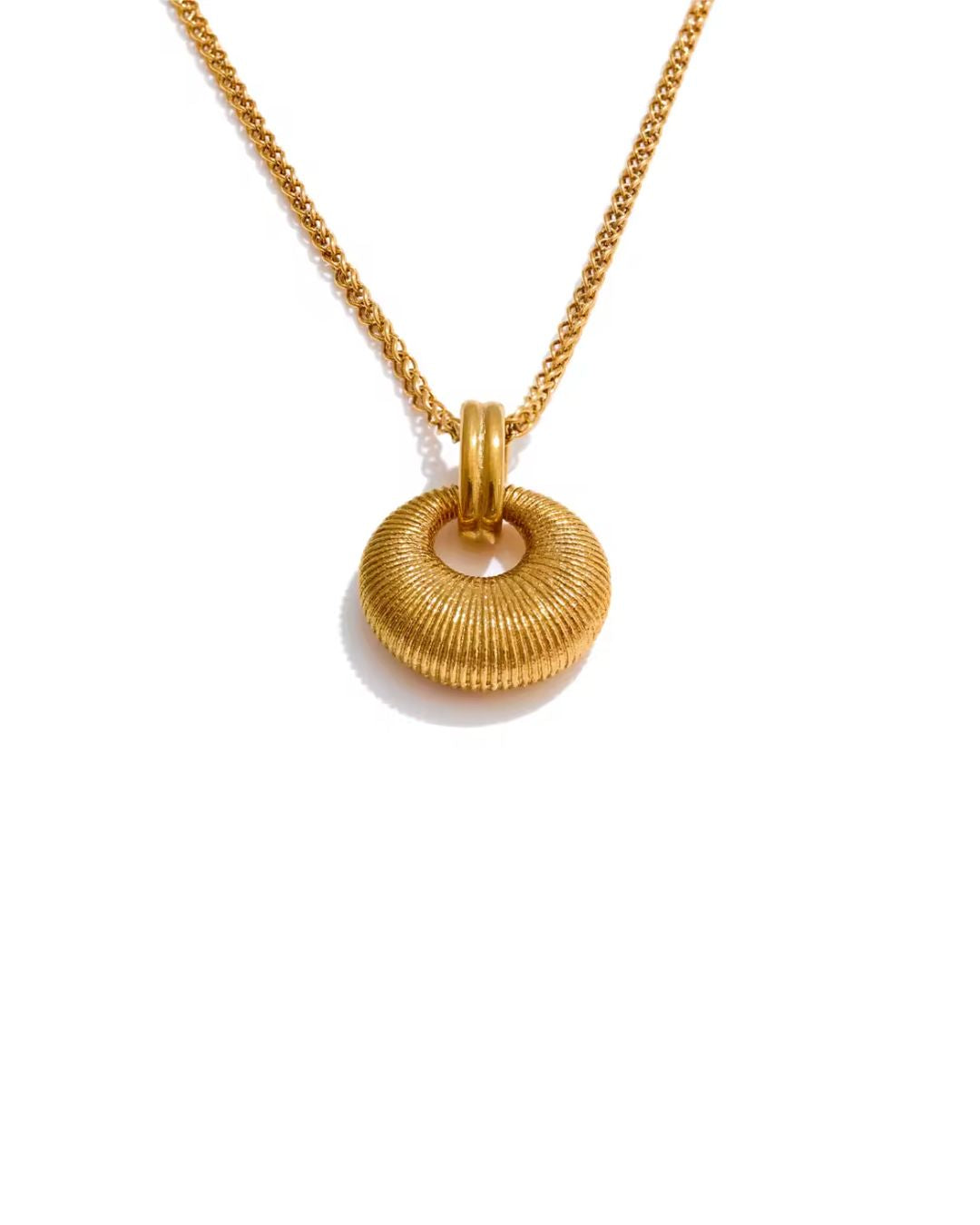 Colar Feminino Dourado Pingente Circular Texturizado