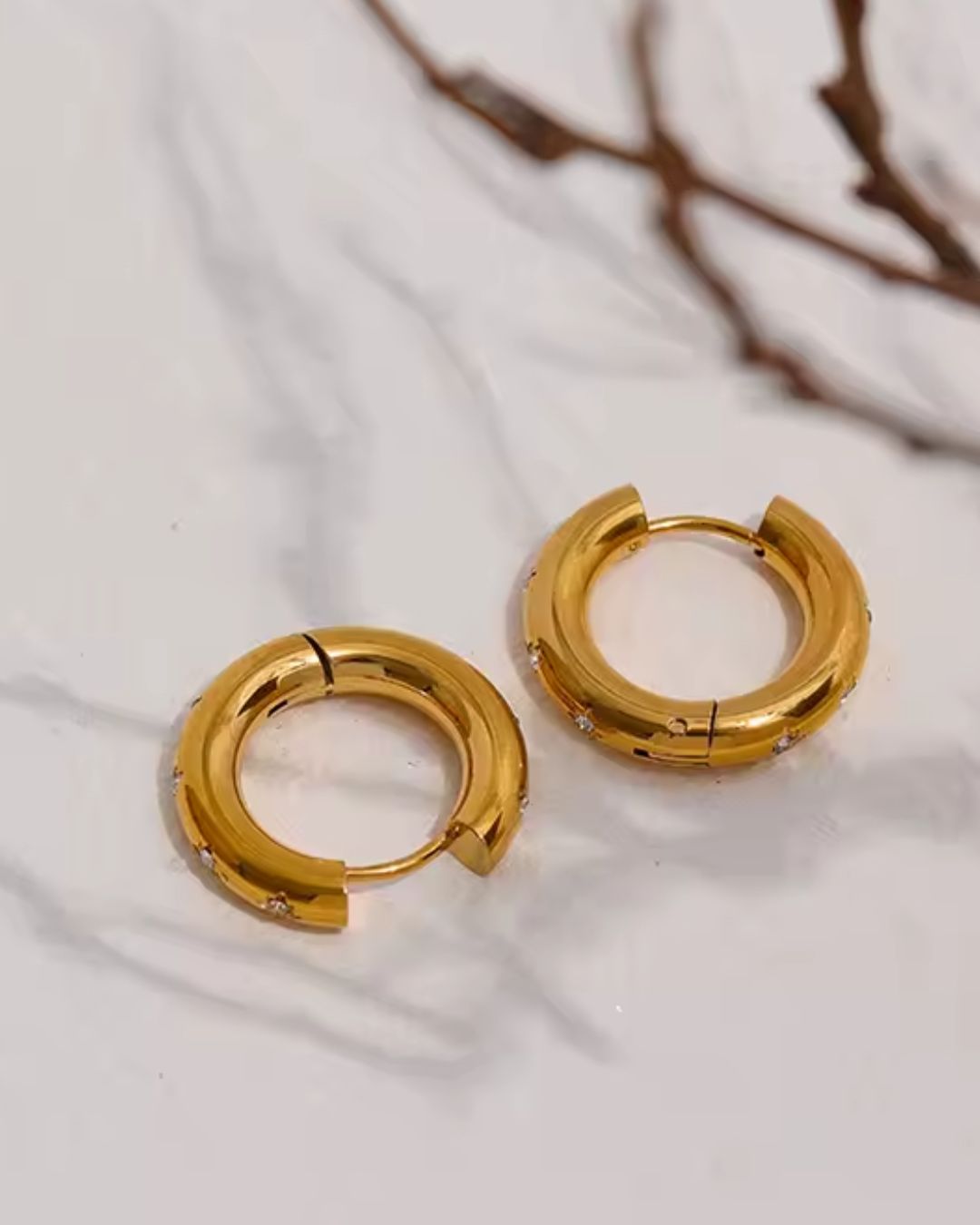 Brinco Feminino Argola Dourado com Zircônia