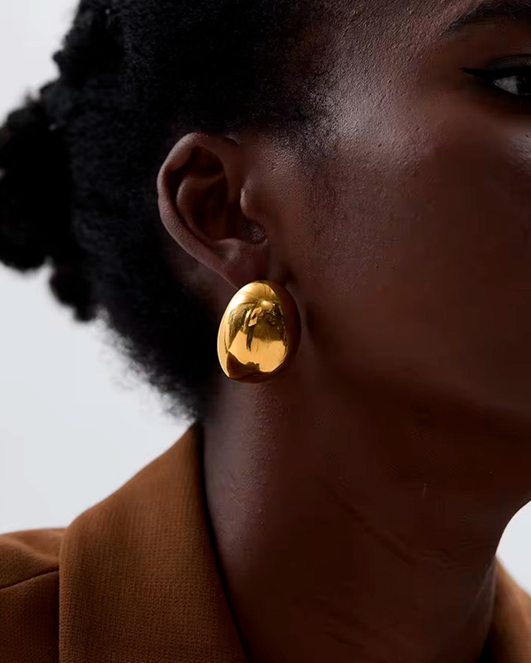 Brinco Feminino Dourado Oval Elegante Minimalista