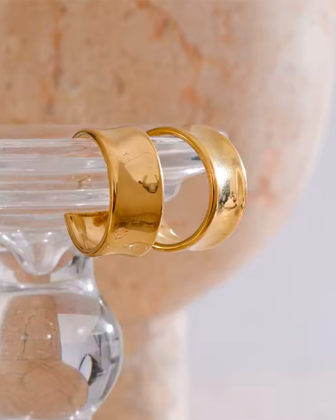 Brinco Feminino Dourado Largo Elegante Minimalista
