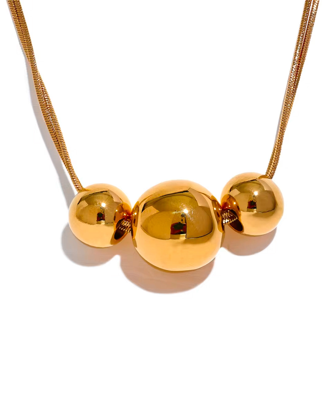 Colar Feminino Dourado com Esferas Elegante