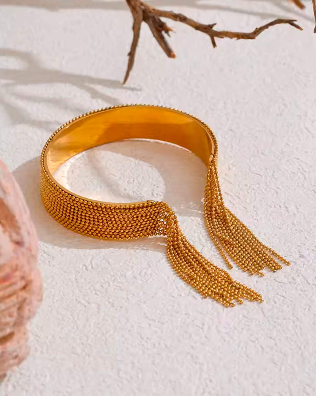 Pulseira Feminina Dourada Bracelete com Franjas Elegante